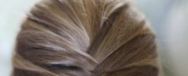 Создать чарующий образ помогут косы на средние волосы